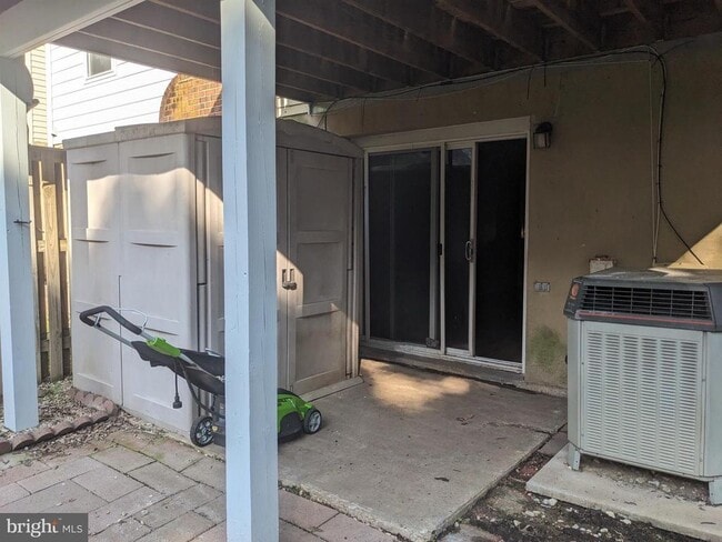 Building Photo - 2495 Vineyard Ln