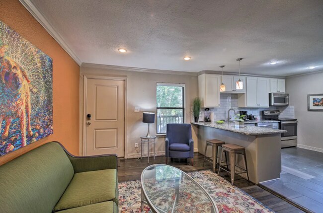 Building Photo - 2211 Blodgett St