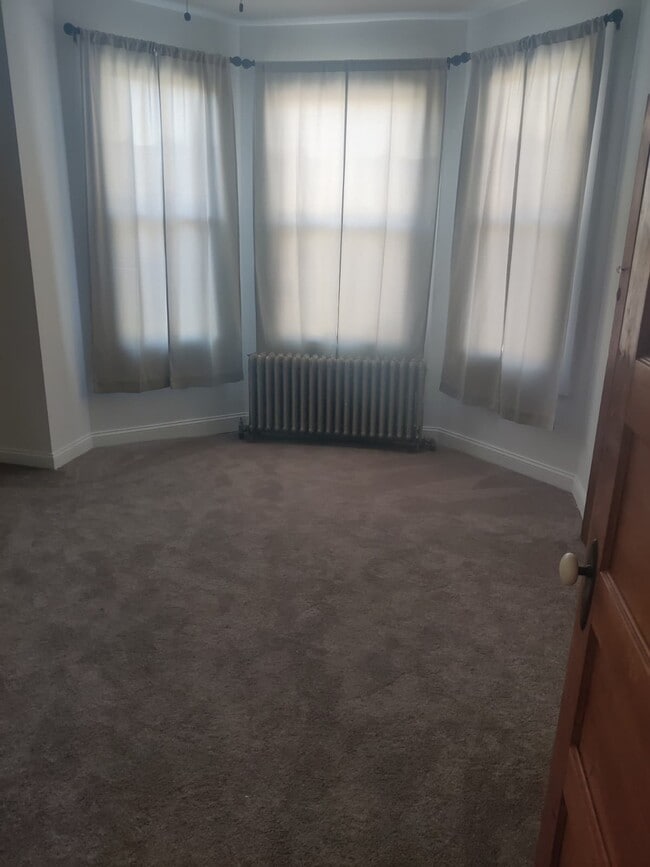 Building Photo - 1620 Lindley Ave