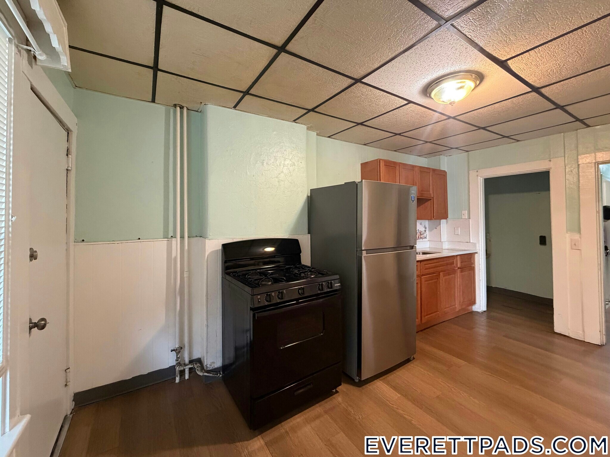 Building Photo - 44 School St