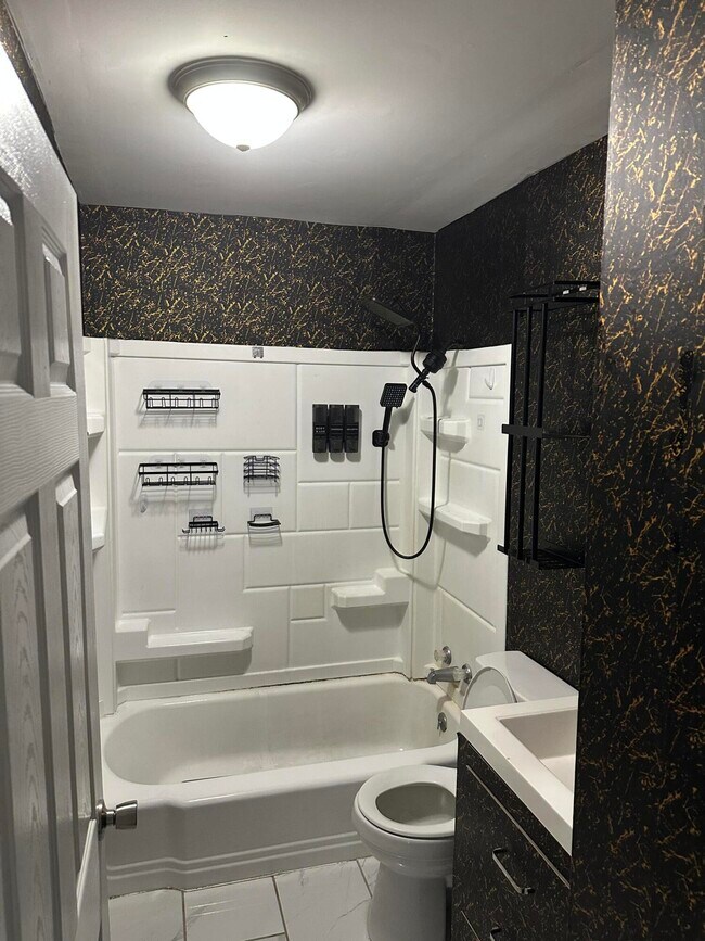 Building Photo - 126 Allnutt Dr