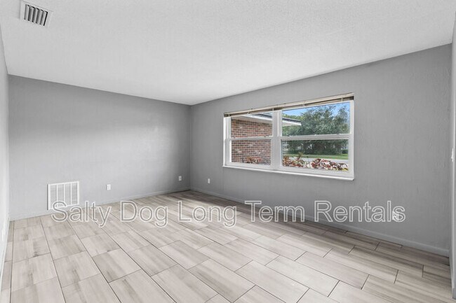 Building Photo - 800 Black Duck Dr