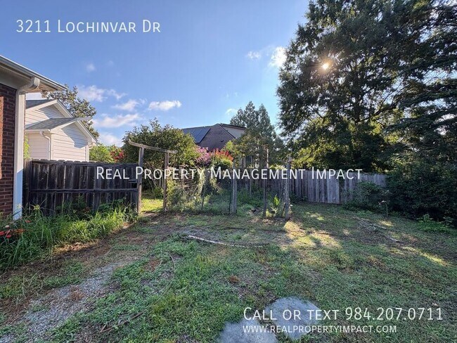 Building Photo - 3211 Lochinvar Dr