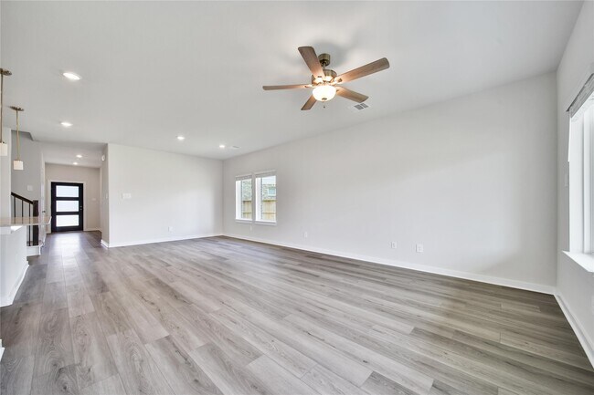Building Photo - 12107 Willow Holw Ln