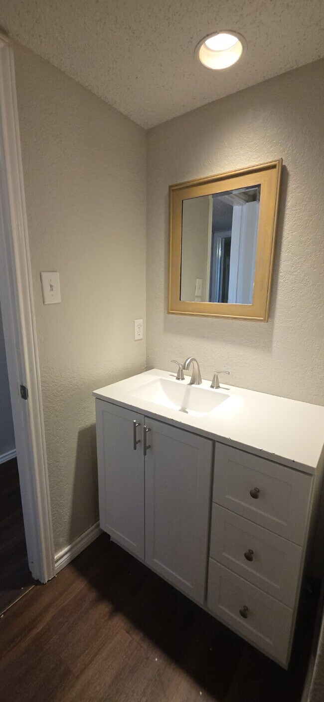 Building Photo - Move In Special of 1/2 OFF 1st Month Rent - Welcome to this beautifully updated duplex!!!