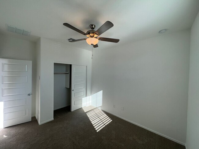 Building Photo - Gorgeous Newer Build 4 Bed/3 Bath in Rancho Cabrillo