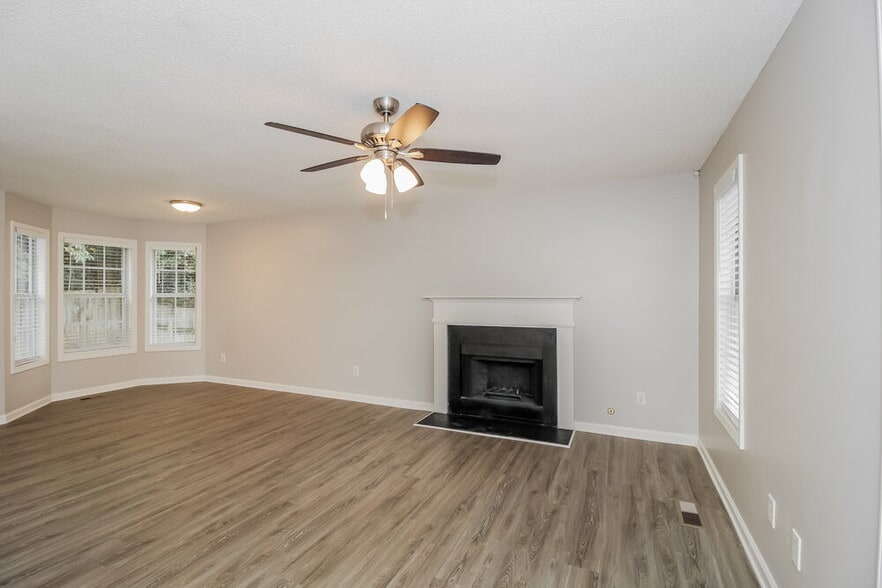 Building Photo - 430 Ivy Crest Dr