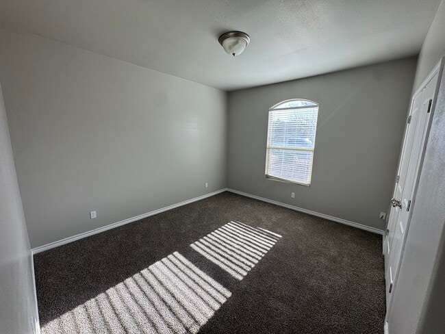 Building Photo - 3304 Bastrop Ave