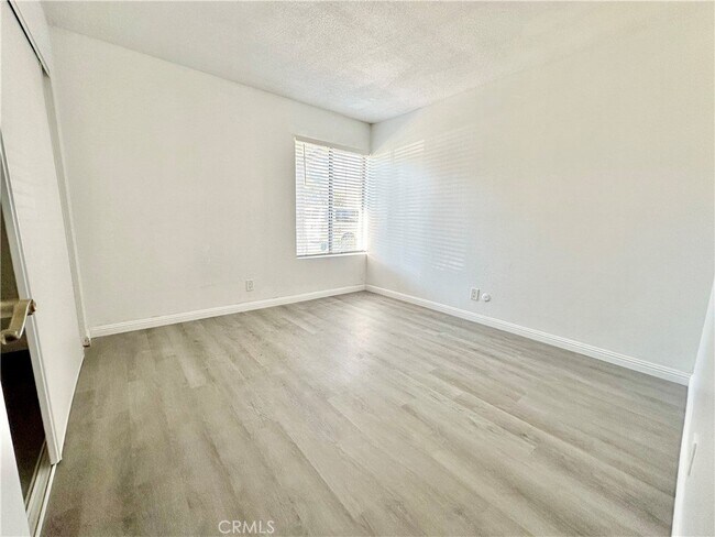 Building Photo - 5500 Ackerfield Ave