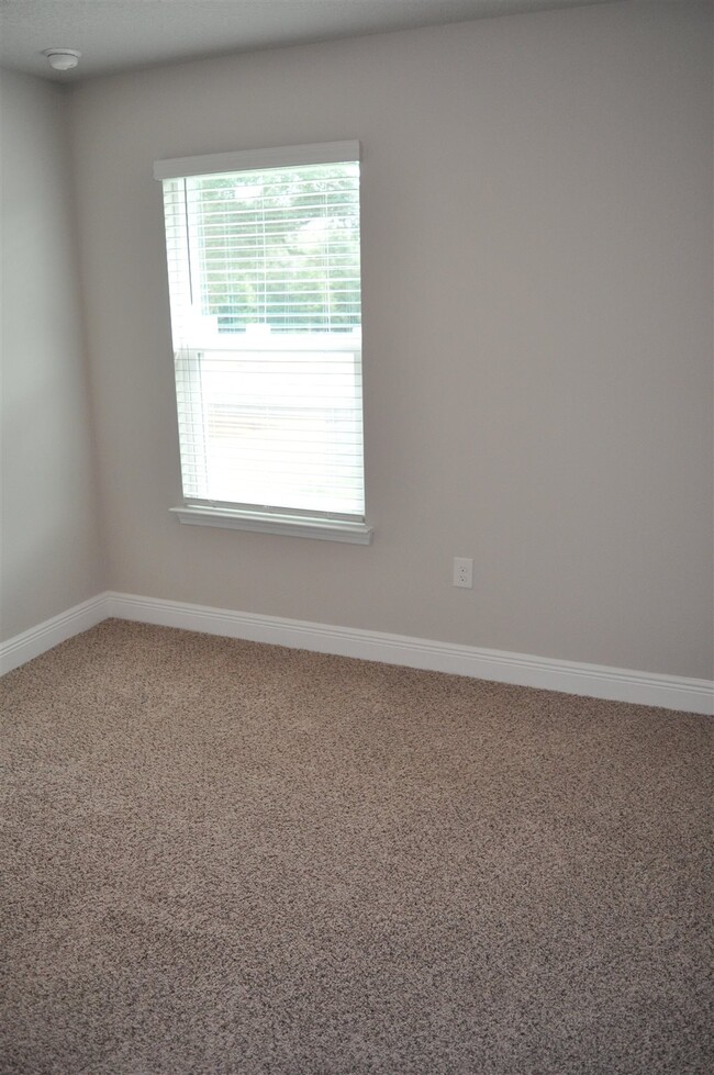 Building Photo - 6060 Royal Port Ct