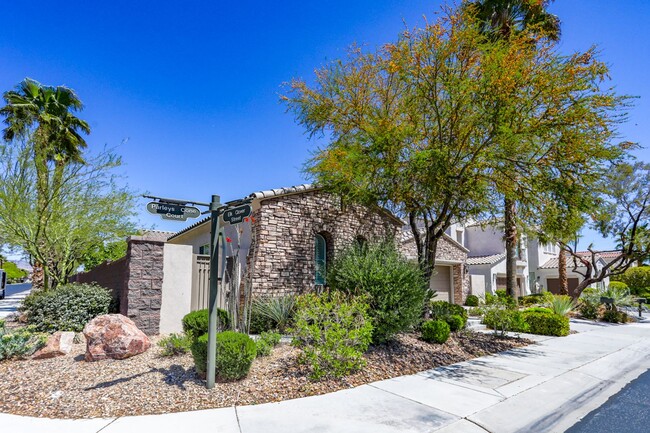 Building Photo - Beautiful Red Rock Country Club  3 Bed Sin...