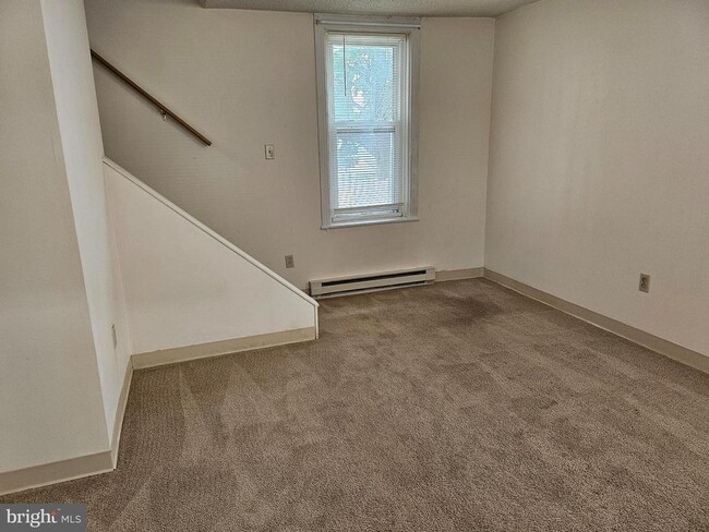 Building Photo - 258 Ringgold St