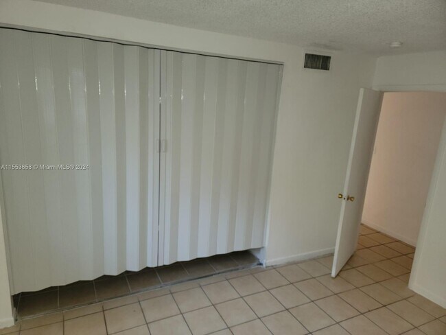 Building Photo - 17255 SW 95th Ave