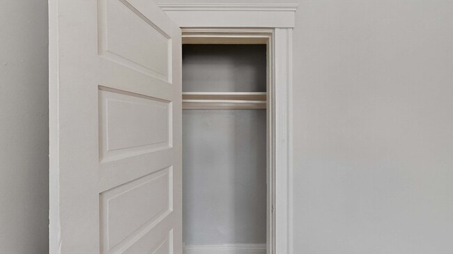 Building Photo - 10 Porter St