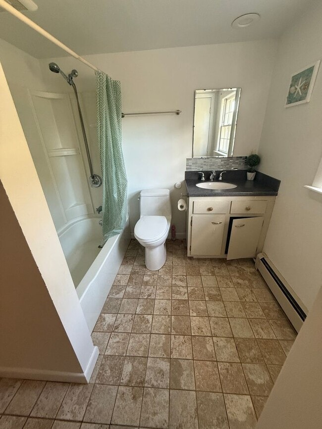 Building Photo - A second floor 1 bed/bath unit, in a multi...