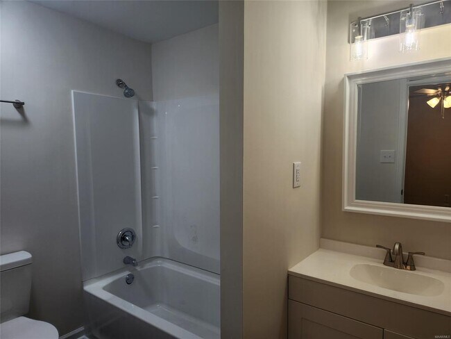 Building Photo - 122 Debra Dr