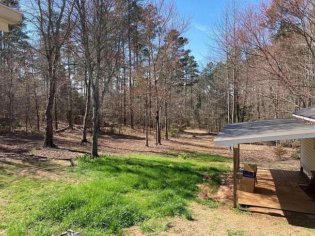 Building Photo - 713 Lindal Ct