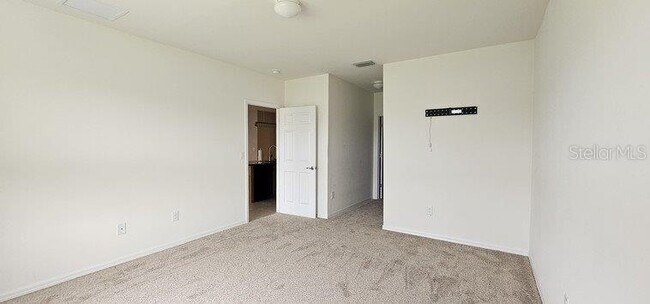 Building Photo - 25525 Gorham Ln