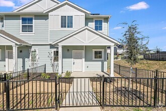 Building Photo - 16801 Radiant Dr