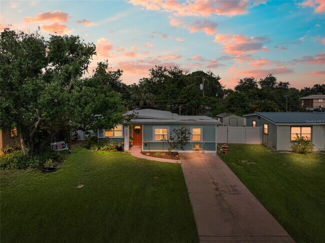 Primary Photo - 209 Emerald Ln