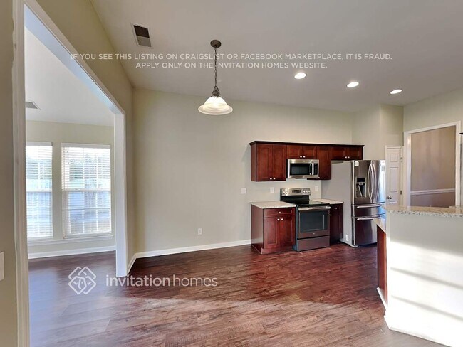 Building Photo - 2730 Shannon Dr