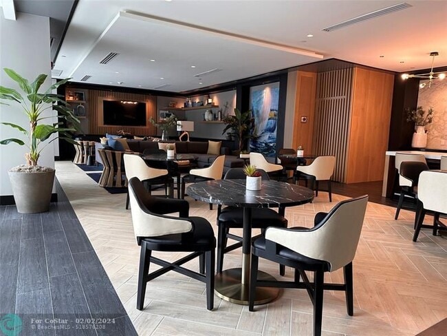 Building Photo - 1010 Seminole Dr