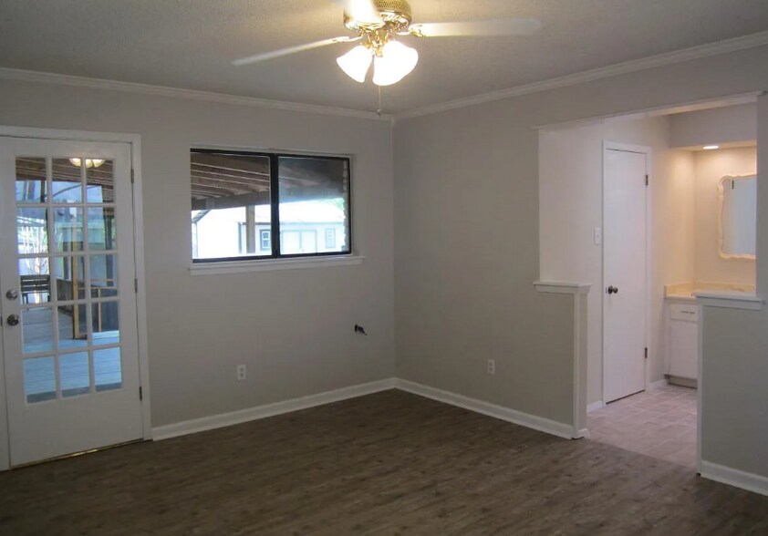 Building Photo - 402 San Gabriel Blvd