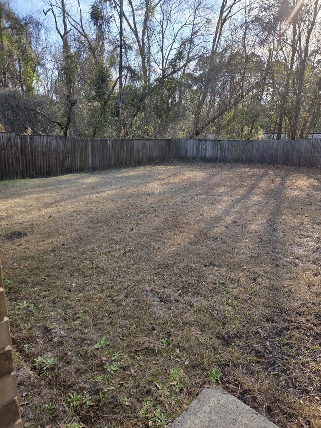 Building Photo - 182 Sequoia Cir