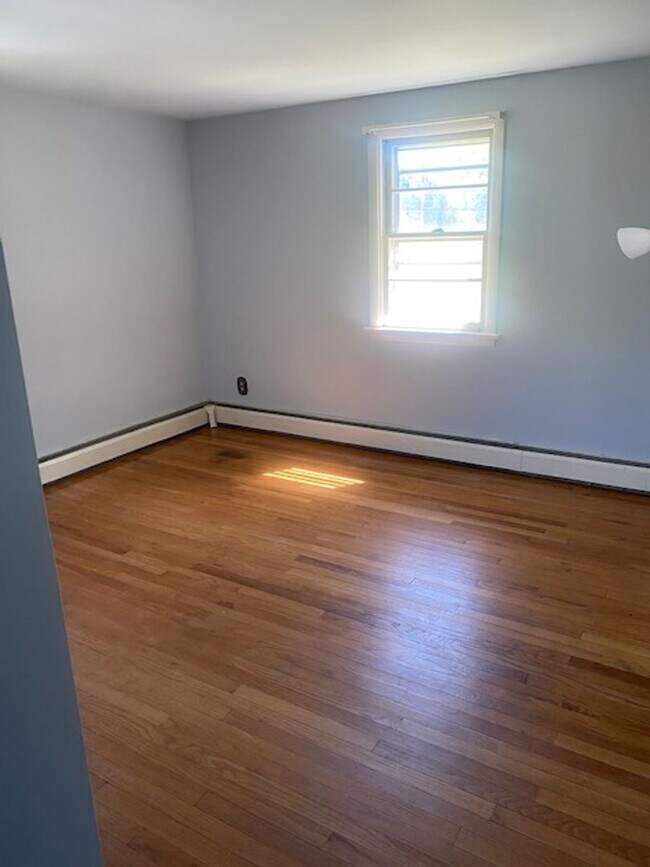 Building Photo - For Rent! Single Family Home in Owen J Roberts!