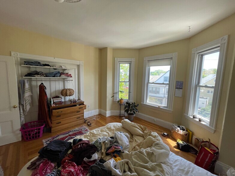 Building Photo - 40 Cherry St