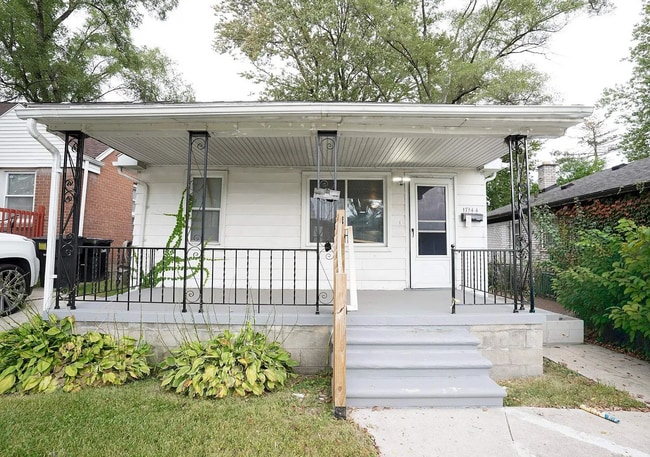 Building Photo - Charming and Move-In Ready Bungalow!