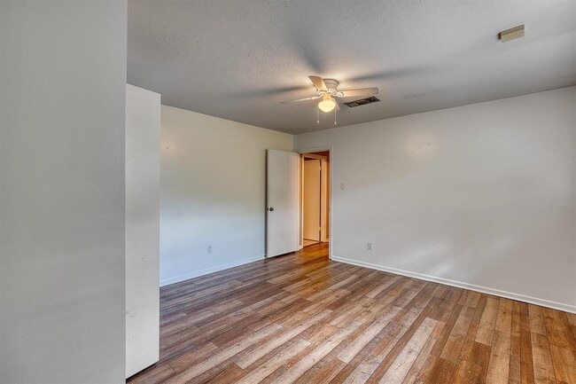 Building Photo - 4840 Arthur Ln