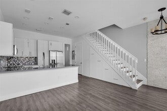 Building Photo - 624 SW 147th Ave