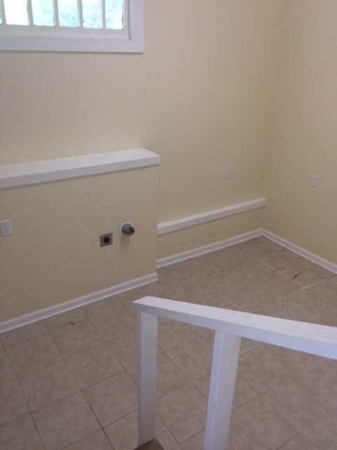 Building Photo - 564 Cotton St