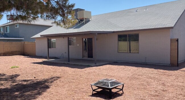 Building Photo - 7632 W Pershing Ave