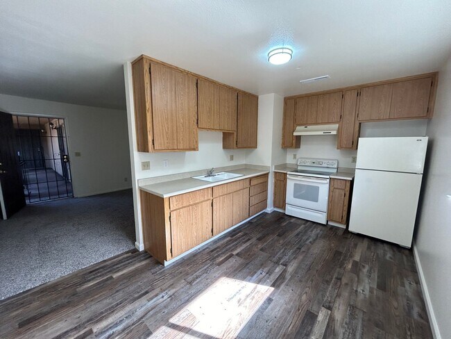 Building Photo - Gated community - Water, Garbage & Sewer I...