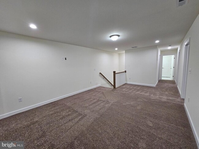 Building Photo - 6 Valhalla Ct