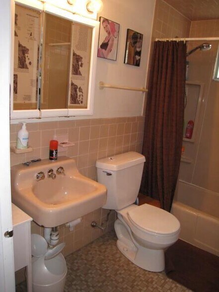 Primary Photo - 5 Calvin St