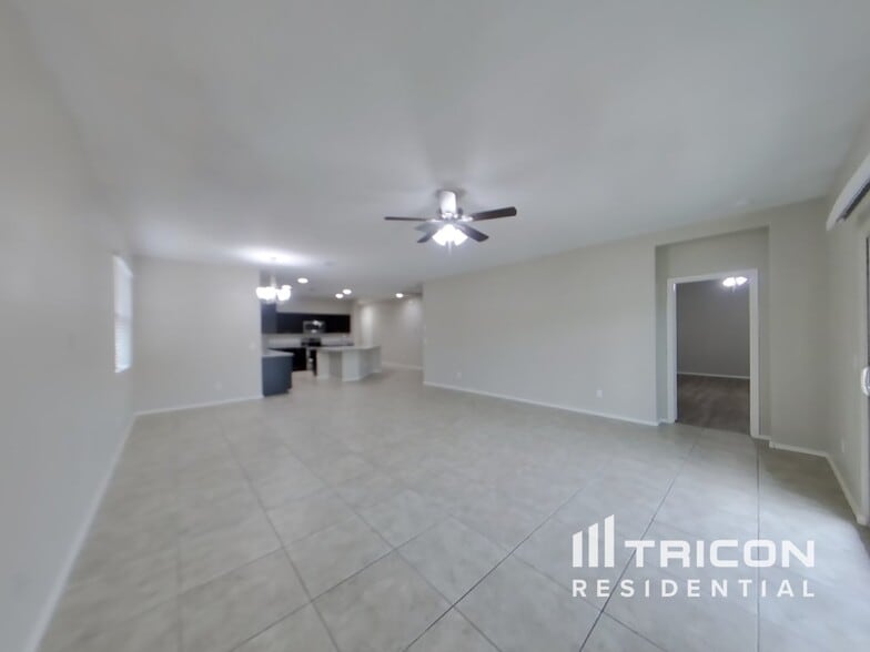 Building Photo - 10358 E Lupine Ln