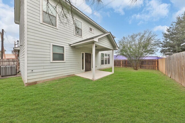 Building Photo - Five Points 4 bedroom home