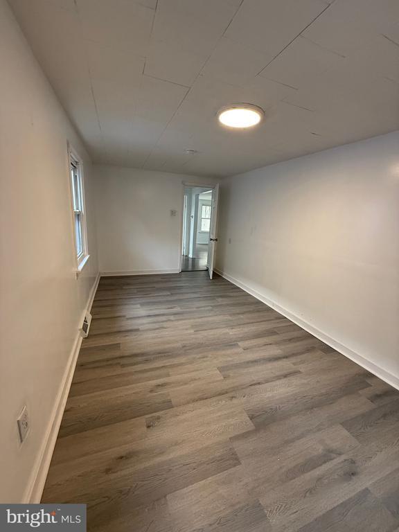 Building Photo - 15 DEMING Ave