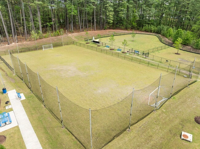 Building Photo - 1039 Commack Dr