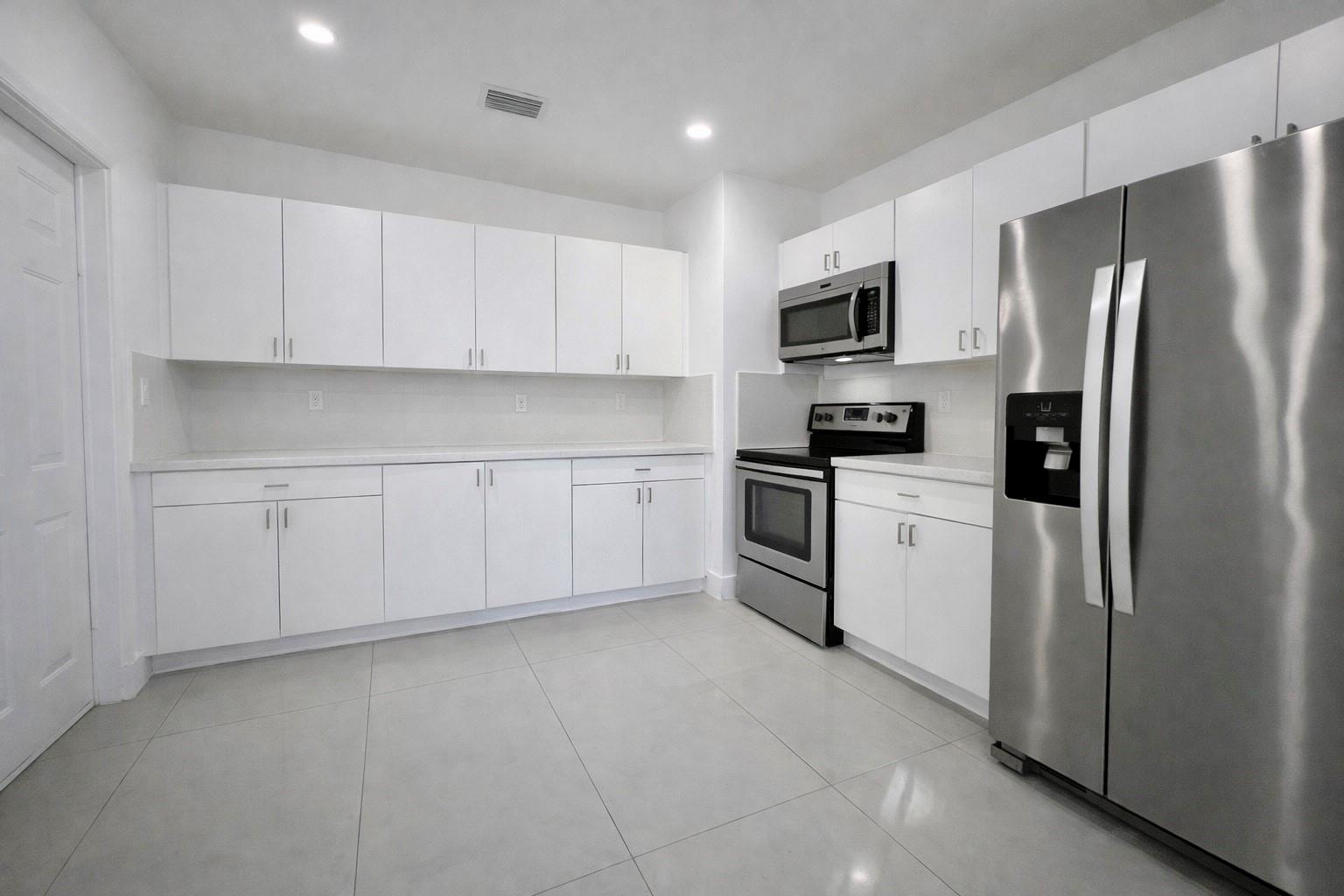 Building Photo - 2150 SW 72nd Ave