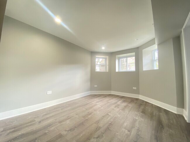 Building Photo - 4234 W Crystal St