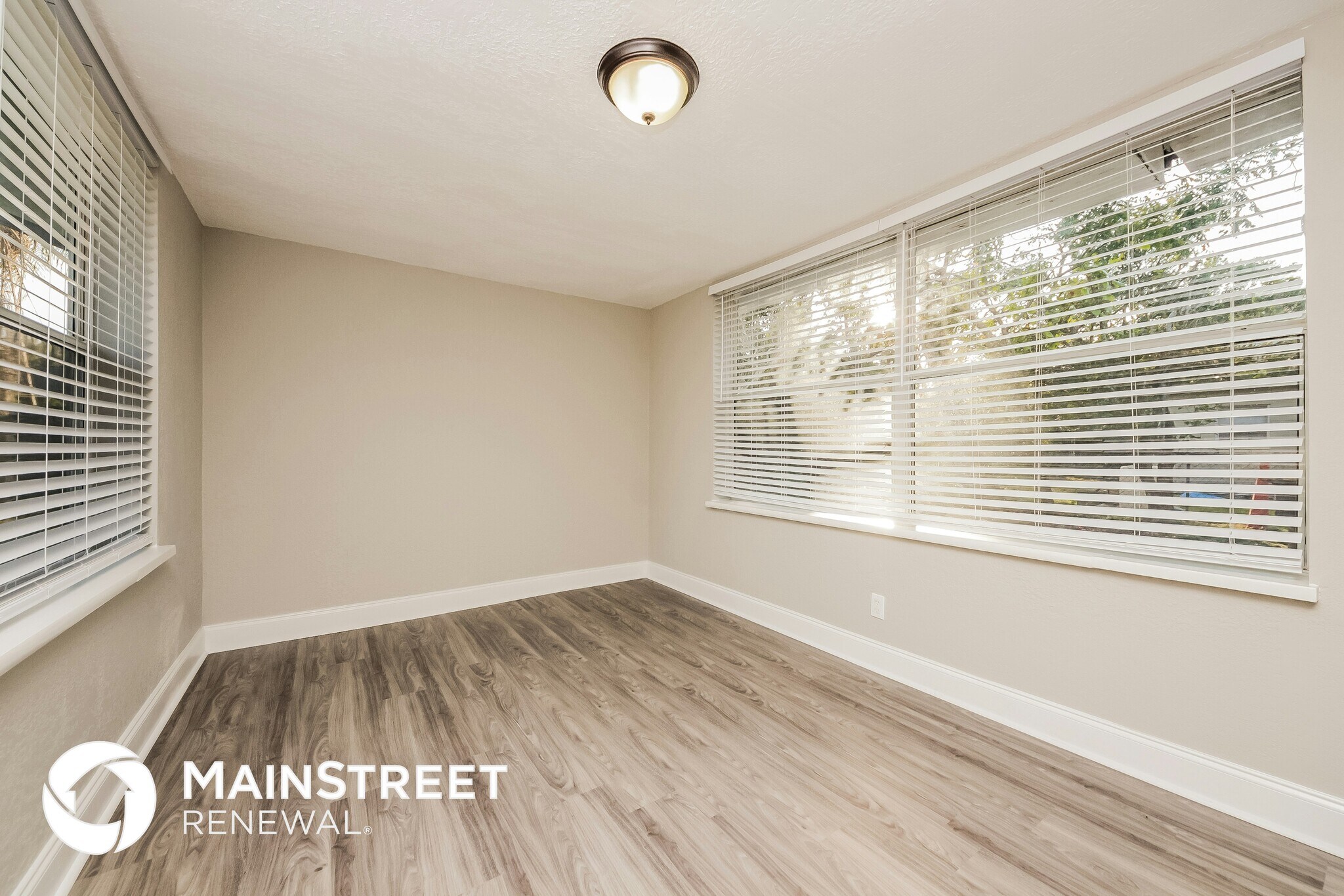 Building Photo - 6218 Balboa Dr