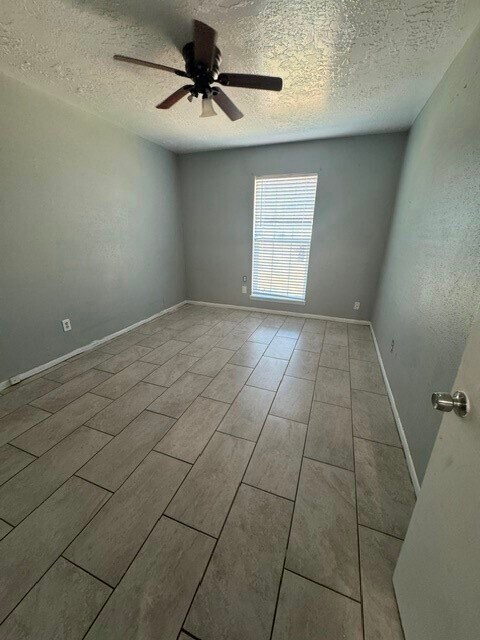 Building Photo - 11031 Silkwood Dr