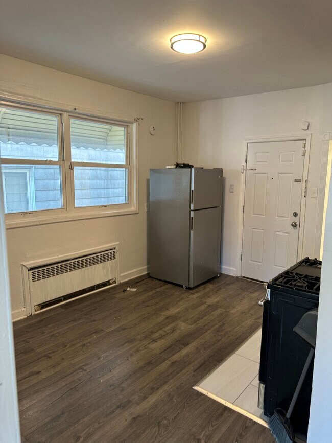 Building Photo - 53 Terhune Ave