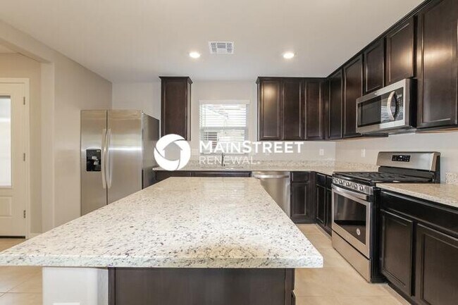 Building Photo - 3 Bedroom Pet-Friendly Home in Phoenix, AZ with Main Street Renewal