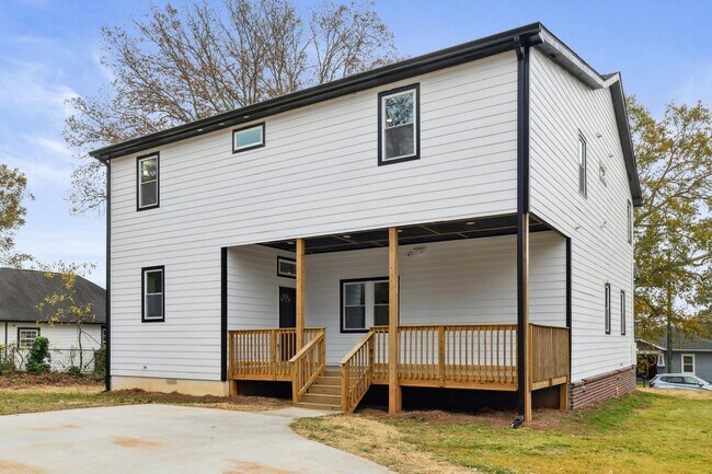 Building Photo - 190 Adair Ave SE