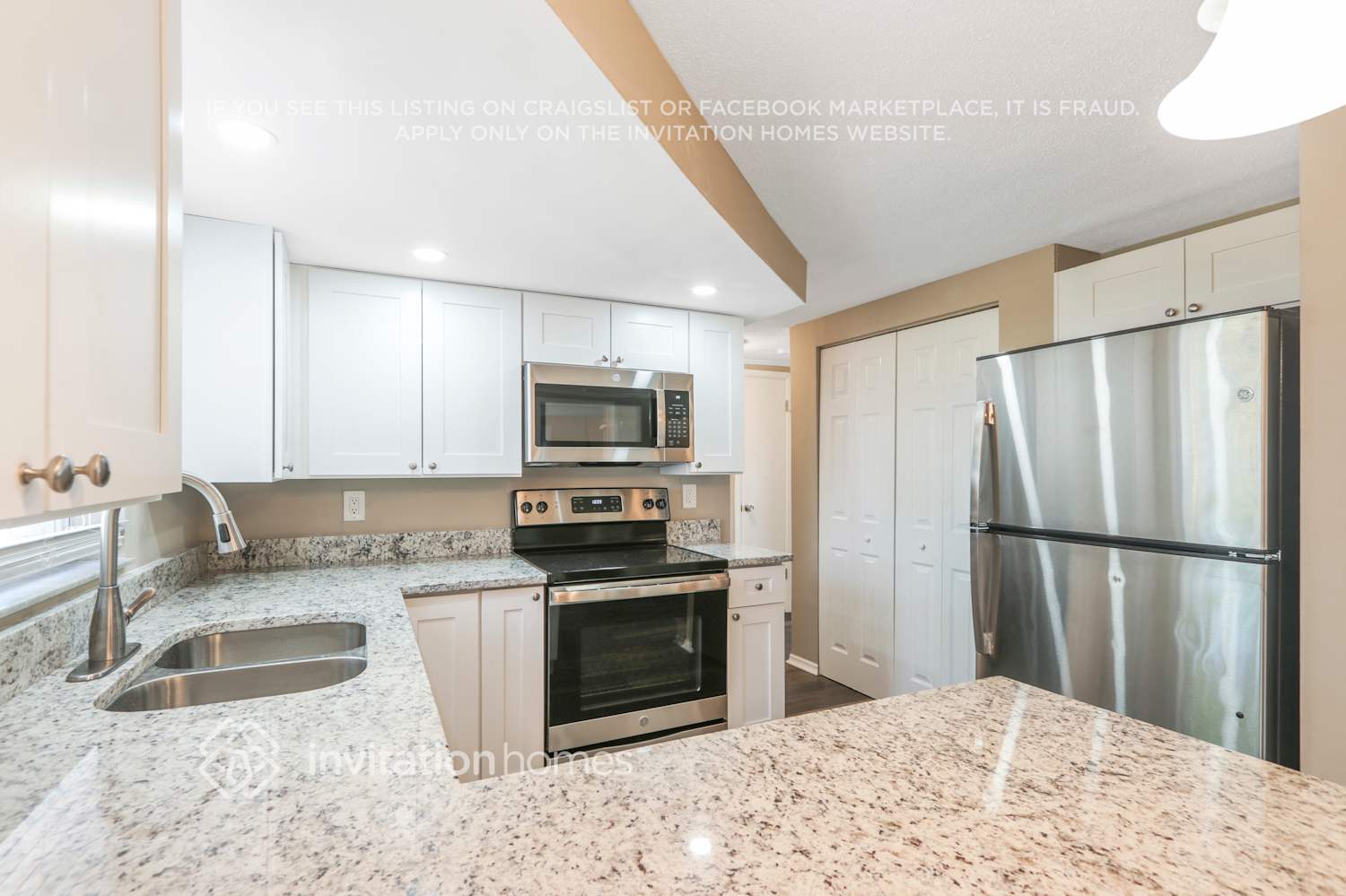 Building Photo - 9821 Wayside Ln